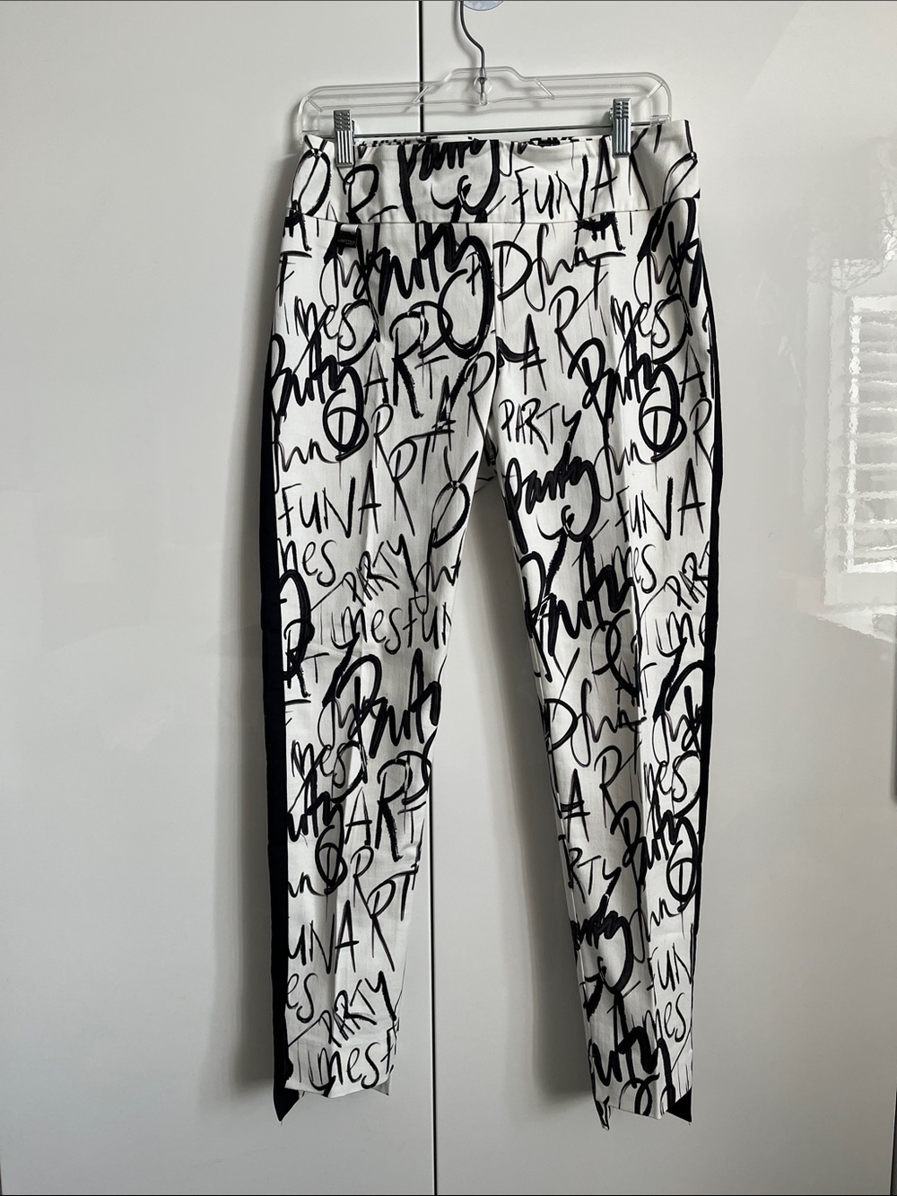 LISETTE White & Black Cotton Graffiti Print Ankle Pants, Size 8